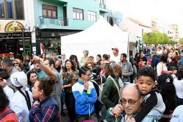 Papá Noel recibe el cariño de cientos de niños de Telde (Foto Antonio Alí y TA)